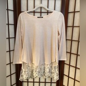Papermoon peachy cream 3/4 sleeve embroidered ladies comfort fit top. Size S.